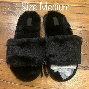 NWT- Victoria’s Secret PINK Fuzzy Slippers- Medium